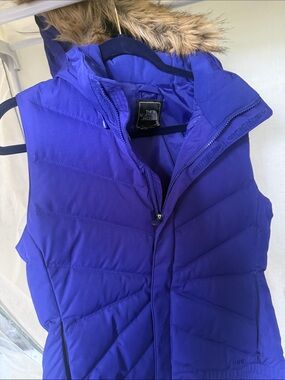 The North Face Women's Electric Purple Quilted Hooded Vest with Faux Fur Trim